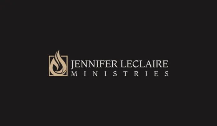 Jennifer LeClaire : LOgo Overview Logo